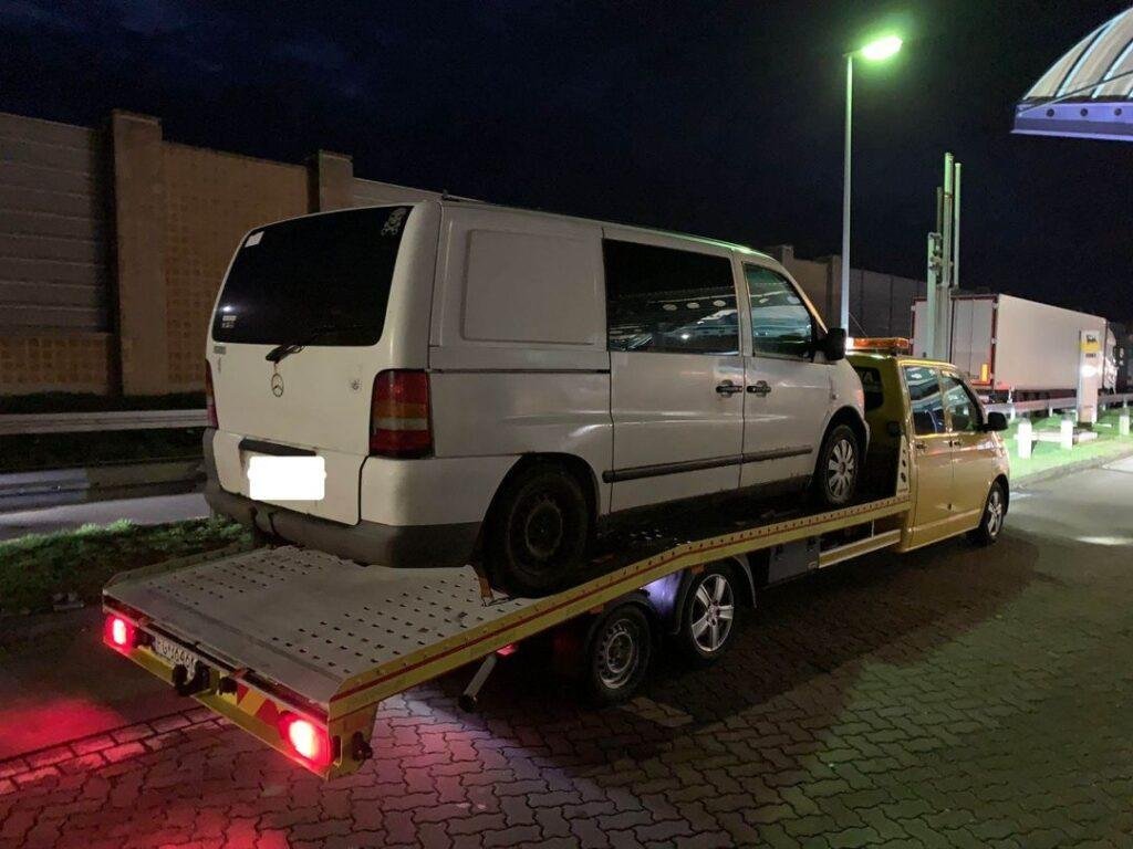 Świecko i Słubice to ważne punkty na mapie, a my oferujemy szybką i profesjonalną pomoc drogową w tych regionach. Potrzebujesz lawety? Skontaktuj się z nami!